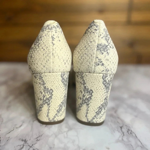 Cole Haan woman’s Karena Chalk Python Print Leather Block Heel Pump size 6B - Picture 4 of 7